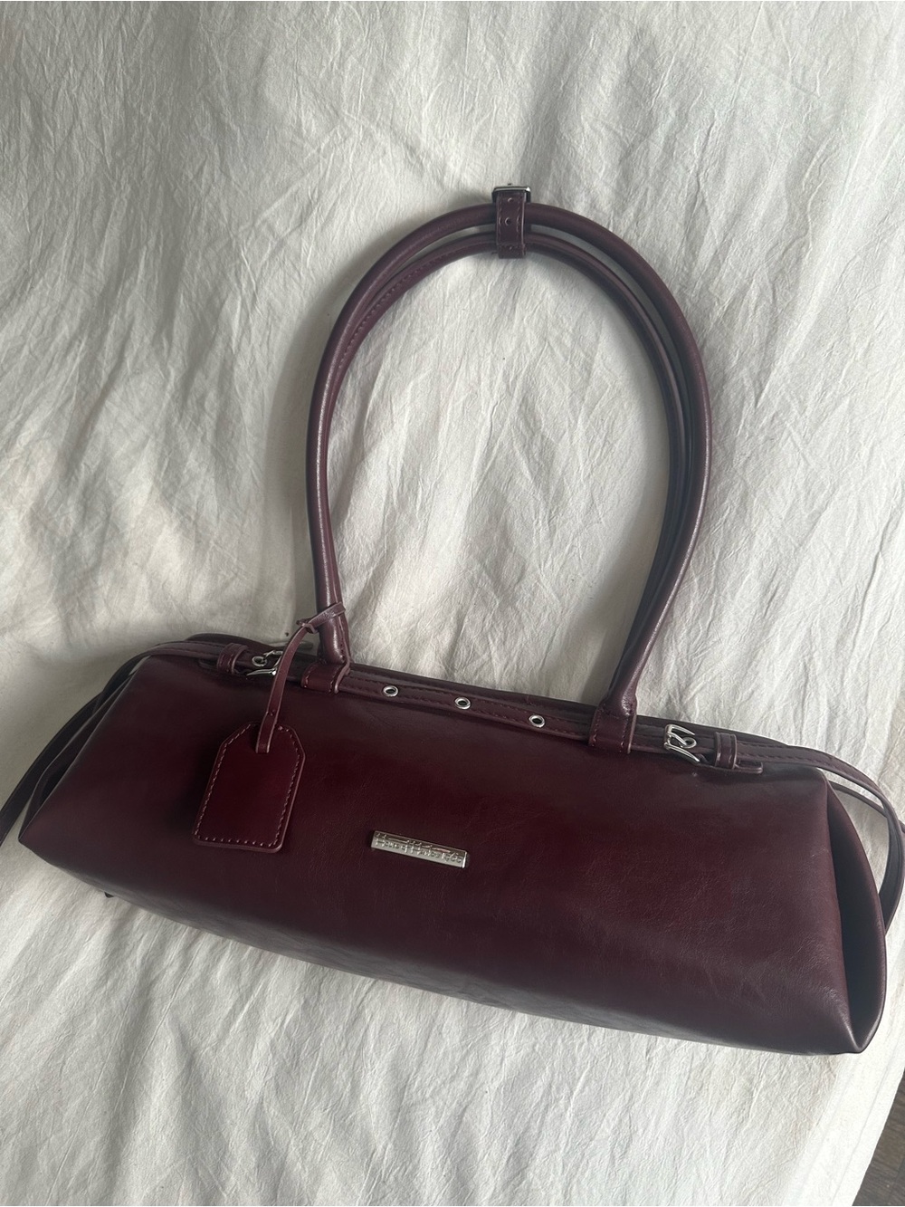 Burgundy House of Harlow Barrel Bag - Picture 4 of 7